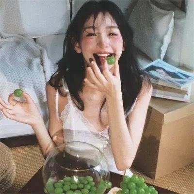 航向热带岛屿的冰山